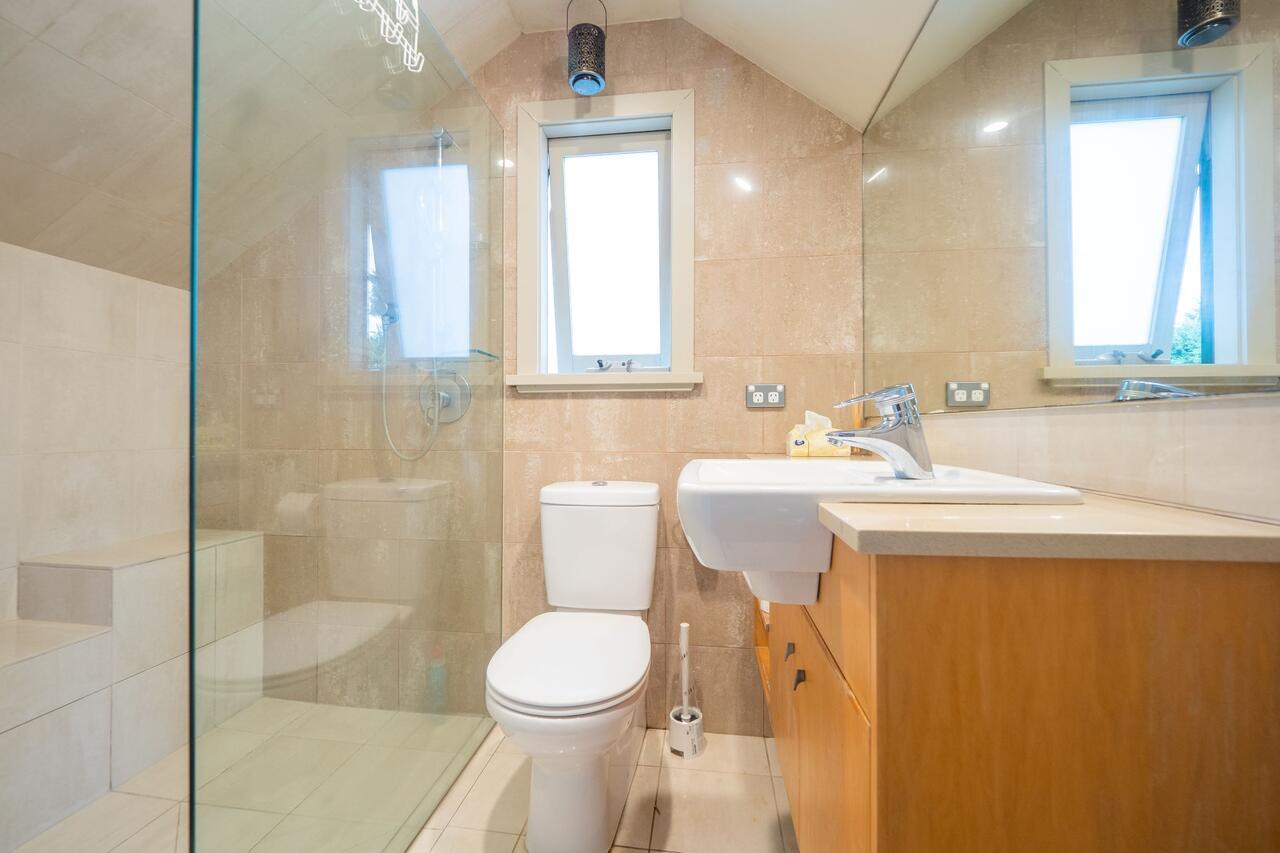 Quiet Private Studio In Strathfield With Kitchenette And Private Bathroom 3Min To Station Sleeps 6 Сидней Экстерьер фото